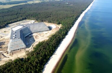 Budowa hotelu Gołębiewski w pobierowie